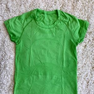 Lululemon Size 6 Swiftly Shortsleeved Tech Top